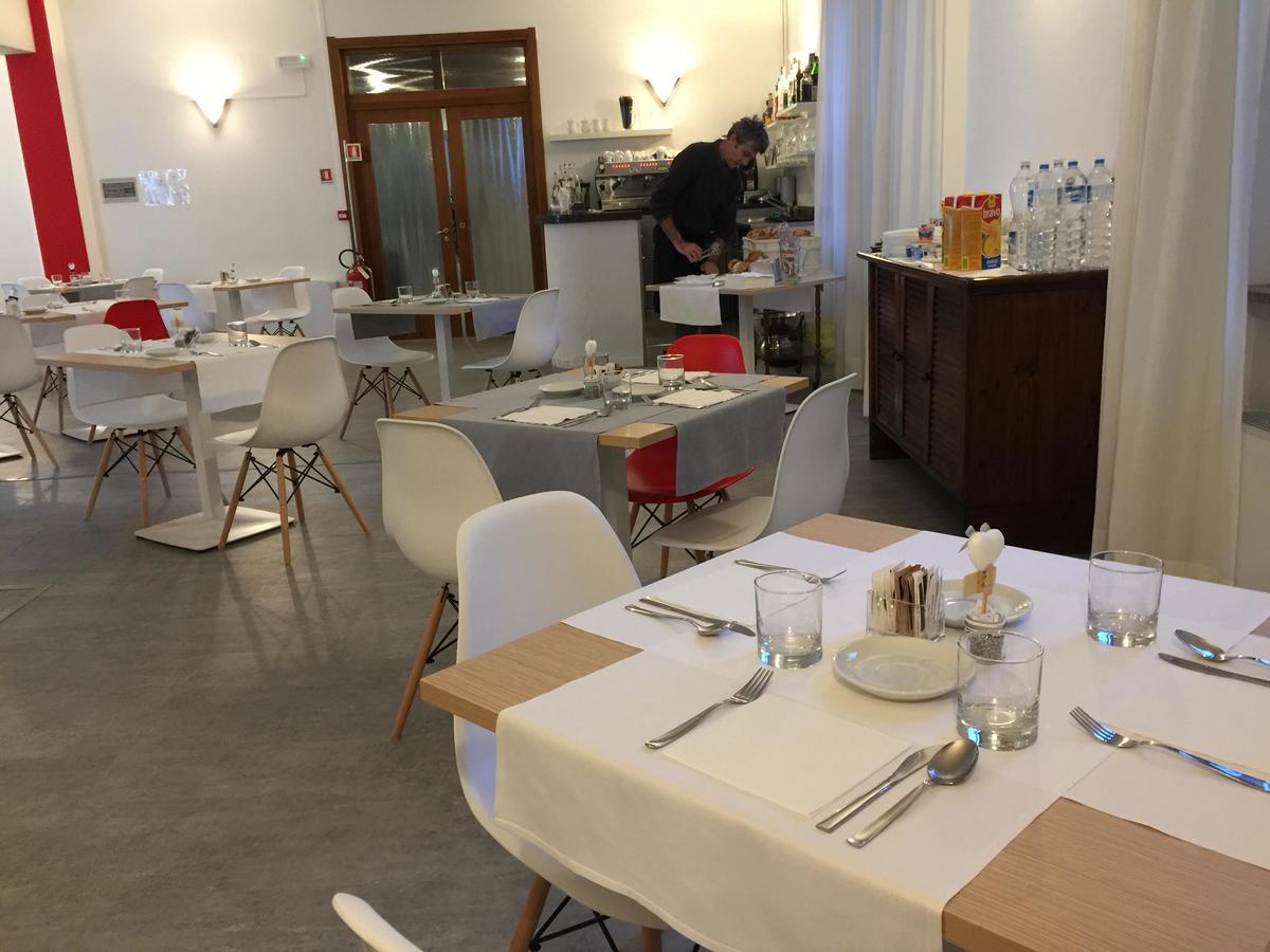 Hotel Internazionale 勒威诺 外观 照片